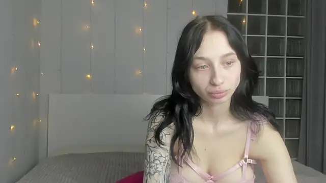 Chatty Alice online show from October 14, 1:17 am