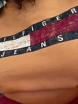 w3tkittty online show from February 12, 6:36 pm