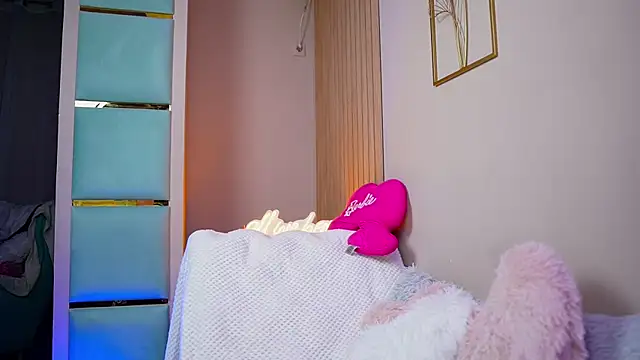 Snapshot of SabrinaJade chatting on December 14, 7:03 am SabrinaJade online show from December 14, 7:03 am