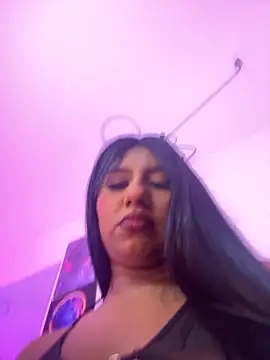 Snapshot of Emmily_Vargas chatting on September 20, 10:44 pm Emmily Vargas online show from September 20, 10:44 pm