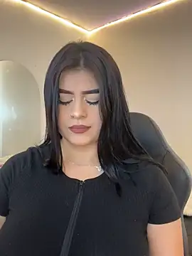 Snapshot of Kariina__69 chatting on October 16, 3:29 am Kariina 69 online show from October 16, 3:29 am