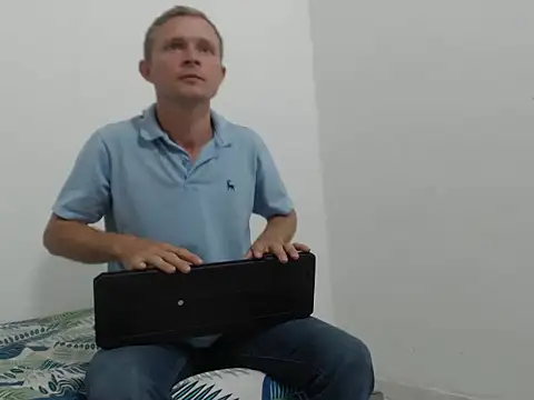 Snapshot of hot_mann11 chatting on March 21, 9:56 pm hot mann11 online show from March 21, 9:56 pm