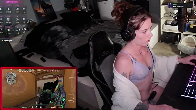 Snapshot of Horny_Makima chatting on October 19, 11:22 am Horny Makima online show from October 19, 11:22 am