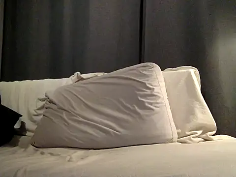 who am i x404 online show from September 8, 7:35 pm