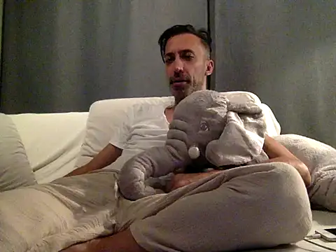 who am i x404 online show from September 13, 9:47 pm