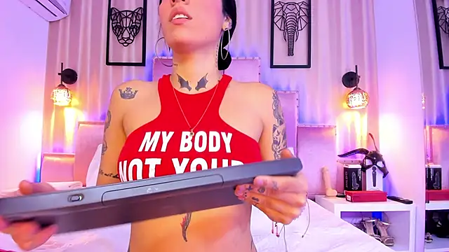 Snapshot of SamanthaAdele chatting on October 23, 12:04 pm SamanthaAdele online show from October 23, 12:04 pm