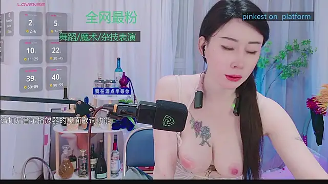 Luck Lili  online show from October 3, 5:10 pm