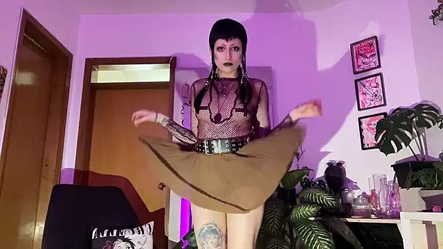 ELENA UMBRA online show from November 27, 8:11 pm