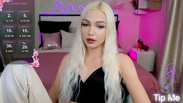 LinaLirian online show from September 26, 2:10 pm