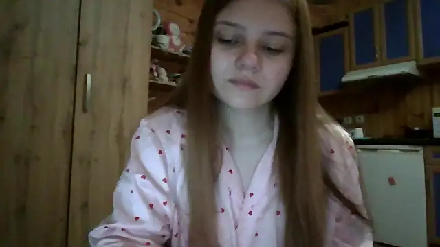 Snapshot of Little_shygirl chatting on October 22, 12:44 am Little shygirl online show from October 22, 12:44 am