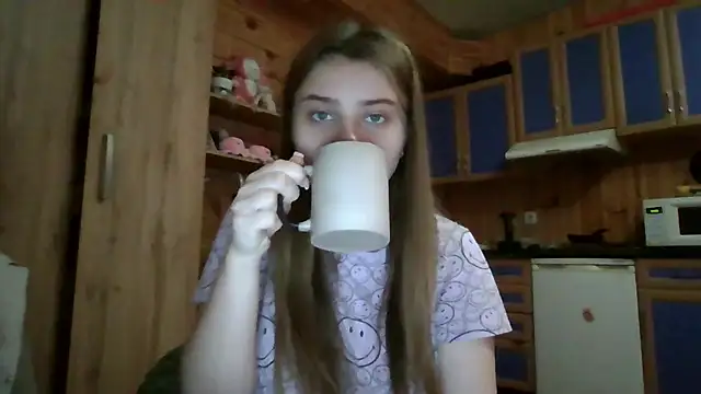 Snapshot of Little_shygirl chatting on November 11, 4:56 am Little shygirl online show from November 11, 4:56 am