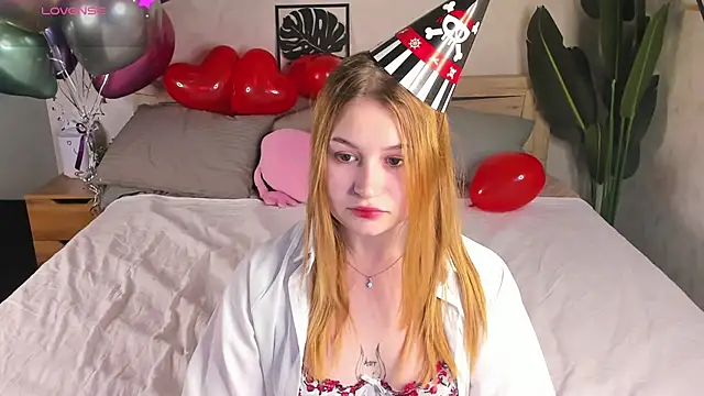 Snapshot of Christine_Wallker chatting on September 13, 1:05 am Christine Wallker online show from September 13, 1:05 am