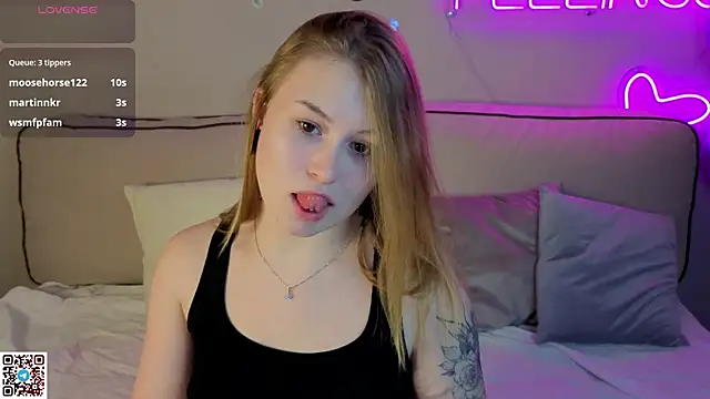 Snapshot of Christine_Wallker chatting on October 3, 12:29 am Christine Wallker online show from October 3, 12:29 am