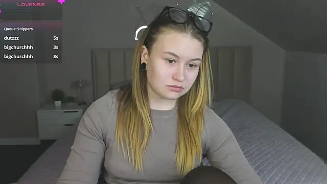 Snapshot of Christine_Wallker chatting on October 15, 2:44 am Christine Wallker online show from October 15, 2:44 am