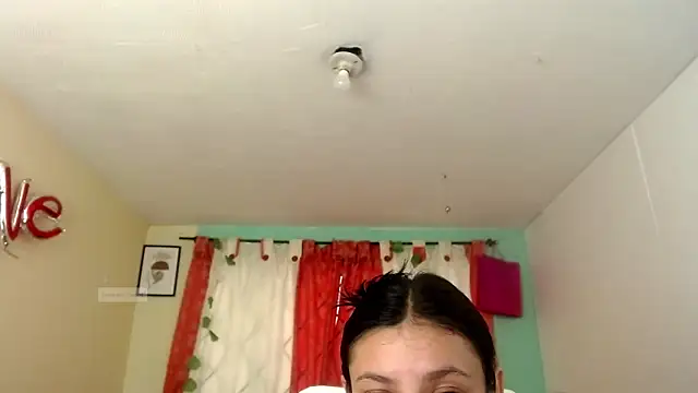 Snapshot of vale_miel chatting on September 20, 3:13 pm vale miel online show from September 20, 3:13 pm