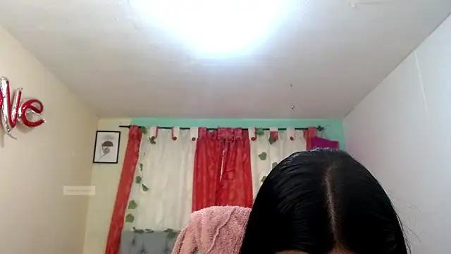 Snapshot of vale_miel chatting on September 23, 6:11 pm vale miel online show from September 23, 6:11 pm