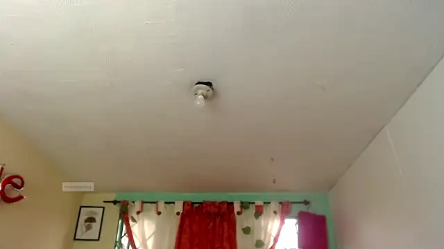 Snapshot of vale_miel chatting on September 24, 6:22 pm vale miel online show from September 24, 6:22 pm