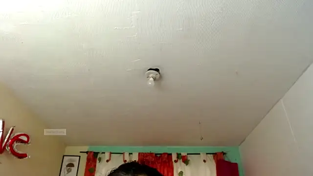 Snapshot of vale_miel chatting on October 6, 6:27 pm vale miel online show from October 6, 6:27 pm