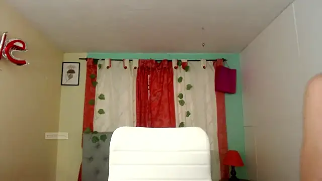 Snapshot of vale_miel chatting on October 9, 7:23 pm vale miel online show from October 9, 7:23 pm