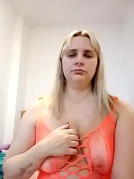 JessicaItalia online show from October 18, 9:21 am