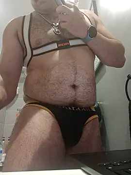 CloudyMuscleBeefy online show from November 18, 2:32 pm