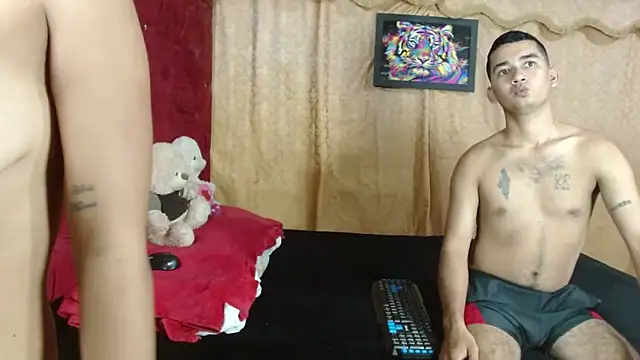 Snapshot of CasAndTom chatting on October 26, 1:22 am CasAndTom online show from October 26, 1:22 am