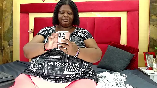 Exoticbigmandy online show from November 18, 9:19 pm