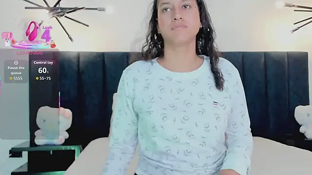 Snapshot of niia7 chatting on October 3, 7:33 pm niia7 online show from October 3, 7:33 pm