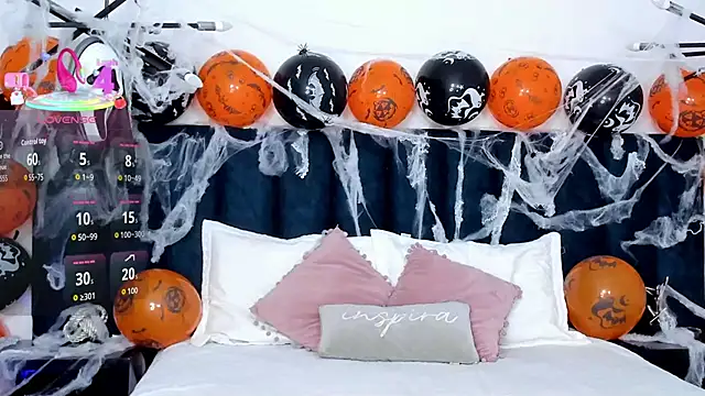 Snapshot of niia7 chatting on October 29, 7:37 pm niia7 online show from October 29, 7:37 pm