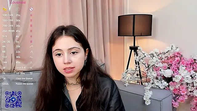 Snapshot of JulianaChapel chatting on September 18, 10:39 am JulianaChapel online show from September 18, 10:39 am