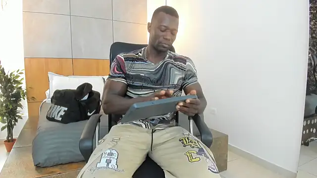 MarcusBlack  online show from September 11, 11:43 am