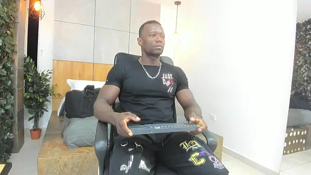 MarcusBlack  online show from September 12, 9:31 am