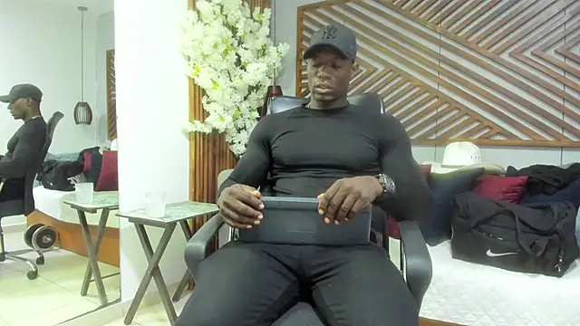 MarcusBlack  online show from October 17, 11:57 am