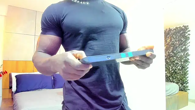 MarcusBlack  online show from March 31, 10:37 am