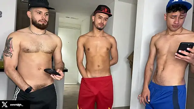 Snapshot of zoneboys chatting on December 4, 11:46 pm zoneboys online show from December 4, 11:46 pm