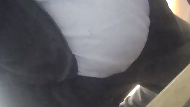 Snapshot of latexsub75 chatting on November 11, 2:22 am latexsub75 online show from November 11, 2:22 am