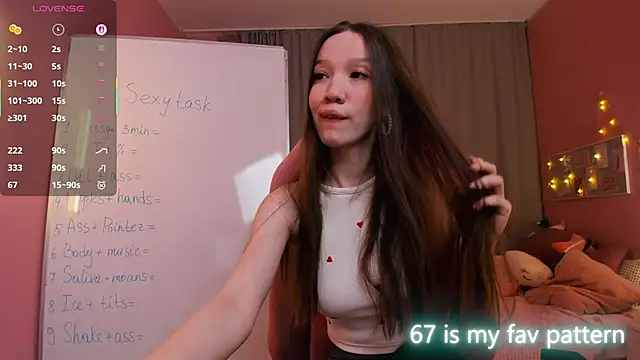 Shriya Sarann online show from February 1, 2:04 pm