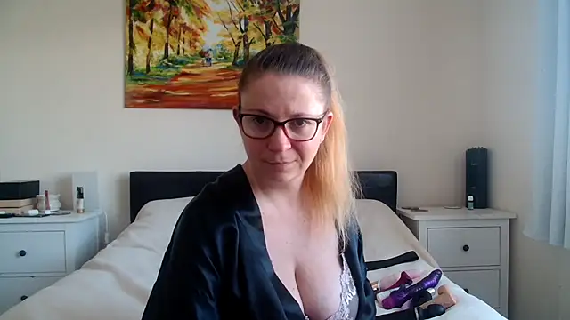 32h busty online show from February 14, 9:50 am