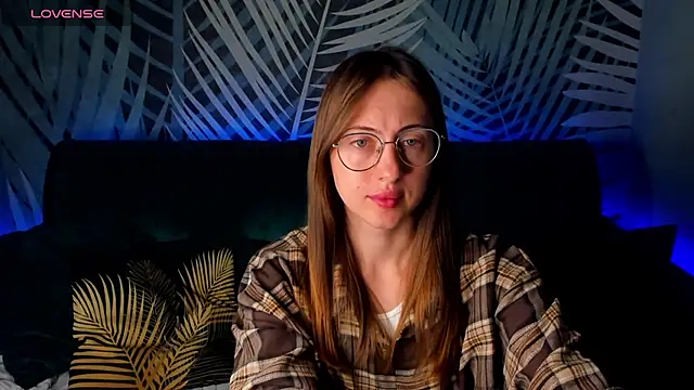 Snapshot of ChristyCrayme chatting on October 1, 10:05 pm ChristyCrayme online show from October 1, 10:05 pm