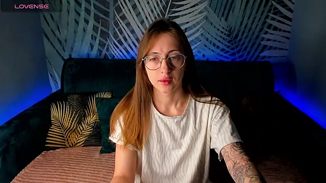 ChristyCrayme online show from November 14, 10:18 pm