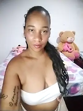 Snapshot of EbonyHorrny chatting on October 22, 12:38 pm EbonyHorrny online show from October 22, 12:38 pm