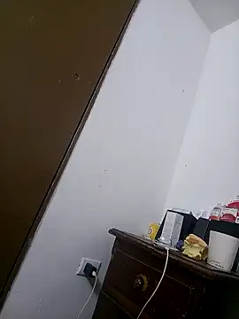 Snapshot of andrea_sweet8 chatting on December 4, 9:34 pm andrea sweet8 online show from December 4, 9:34 pm