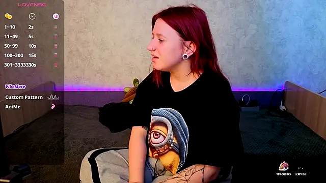 Snapshot of Mini_Lady1 chatting on November 2, 7:11 am Mini Lady1 online show from November 2, 7:11 am