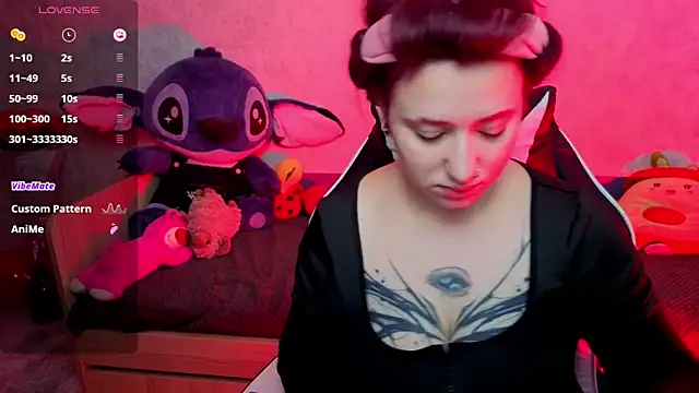 Snapshot of Mini_Lady1 chatting on November 27, 7:43 am Mini Lady1 online show from November 27, 7:43 am