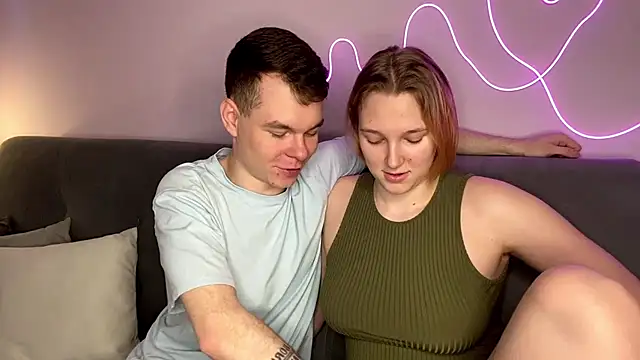 julielourens online show from November 9, 8:12 am