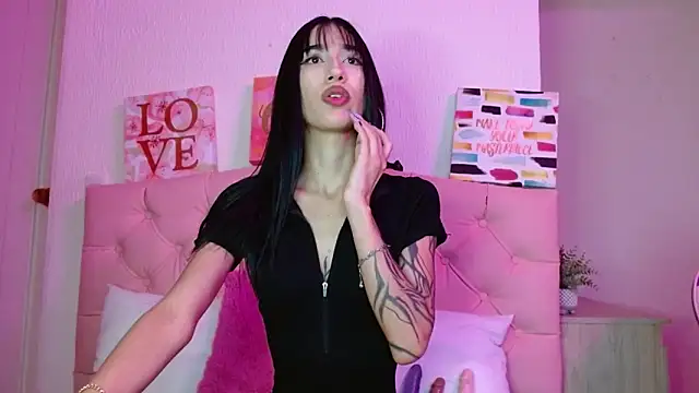 Snapshot of London_Sophia19 chatting on September 28, 3:12 am London Sophia19 online show from September 28, 3:12 am