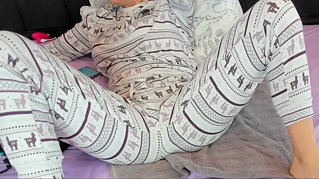 Horny mommy online show from January 29, 9:33 am