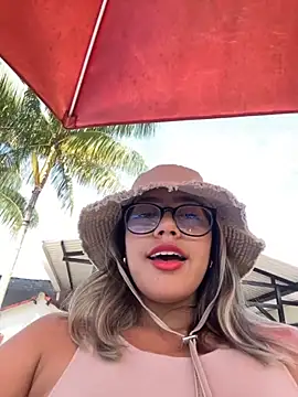 Snapshot of sara_calderon chatting on September 14, 3:00 pm sara calderon online show from September 14, 3:00 pm