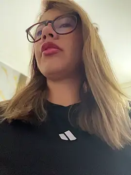 Snapshot of sara_calderon chatting on October 9, 1:20 pm sara calderon online show from October 9, 1:20 pm