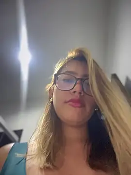 Snapshot of sara_calderon chatting on October 21, 1:34 pm sara calderon online show from October 21, 1:34 pm